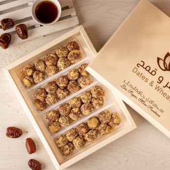 Date bites with Tahini <br> تمر بطحينية